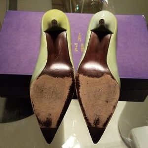 Stuart Weitzman Shoes - Stuart Weitzman "Sensual" pumps Stuart Weitzman Shoes - Stuart Weitzman "Sensual" pumps
